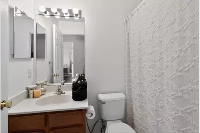 92 Lyon Ct, Jersey City, NJ 07305 - Photo 13