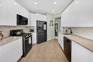 15 Freedom Way, Jersey City, NJ 07305 - Photo 13