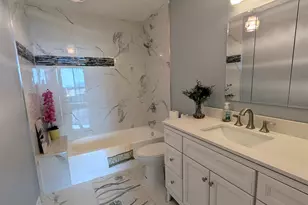 918 Harmon Cove Tower, Secaucus, NJ 07094 - Photo 17