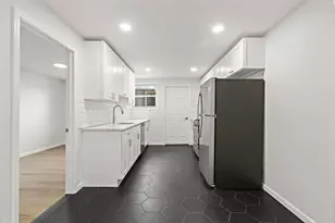 173 Van Horne St, Jersey City, NJ 07304 - Photo 3
