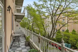 208 Shearwater Ct W, Jersey City, NJ 07305 - Photo 3