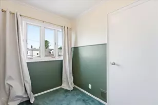 6 Parkside Ln, Bayonne, NJ 07002 - Photo 31