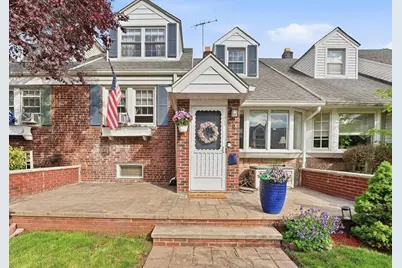 6 Parkside Lane, Bayonne, NJ 07002 - Photo 1