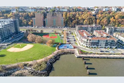 150 Henley Pl #404, Weehawken, NJ 07086 - Photo 15