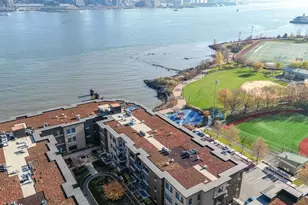 150 Henley Pl, Weehawken, NJ 07086 - Photo 9