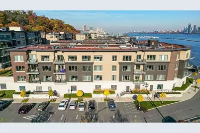 150 Henley Pl #404, Weehawken, NJ 07086 - Photo 3