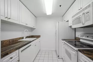 2 Constitution Ct, Hoboken, NJ 07030 - Photo 3