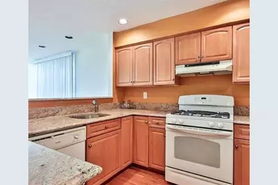 700 Mainsail Lane #700, Secaucus, NJ 07094 - Photo 3