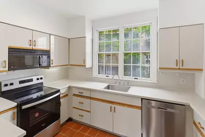 204 Shearwater Ct West #21, Jersey City, NJ 07305 - Photo 7
