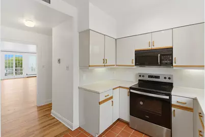 204 Shearwater Ct West #21, Jersey City, NJ 07305 - Photo 5