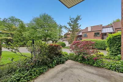 1 Peabody Ct, Teaneck Township, NJ 07666 - Photo 3