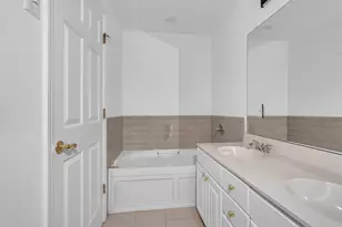 451 Albany Ct, West New York, NJ 07093 - Photo 17