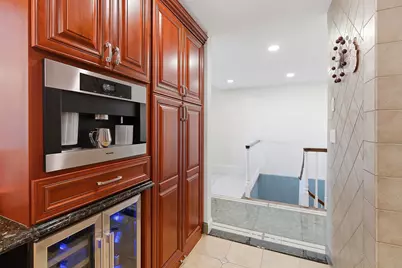 101 Shearwater Ct East #62, Jersey City, NJ 07305 - Photo 9