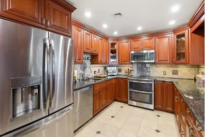 101 Shearwater Ct East #62, Jersey City, NJ 07305 - Photo 7