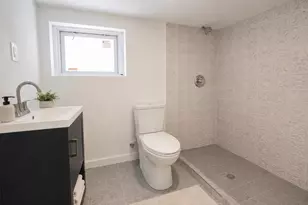 15 Newark Bay Ct, Bayonne, NJ 07002 - Photo 9