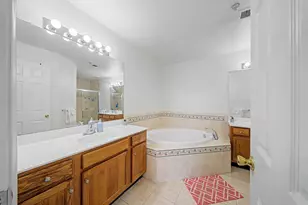 180 Blue Heron Dr, Secaucus, NJ 07094 - Photo 25