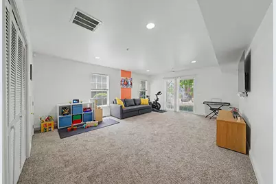 180 Blue Heron Dr #180, Secaucus, NJ 07094 - Photo 33