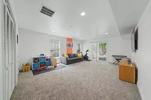 180 Blue Heron Dr, Secaucus, NJ 07094 - Photo 33