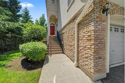 180 Blue Heron Dr #180, Secaucus, NJ 07094 - Photo 5
