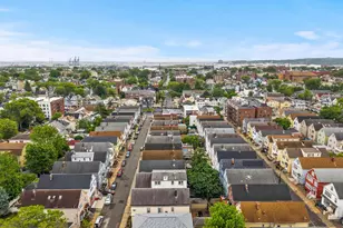 172 W 33rd St, Bayonne, NJ 07002 - Photo 11