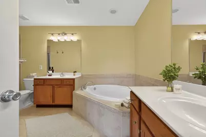 9 Marina Dr, Bayonne, NJ 07002 - Photo 13