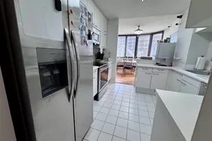100 Carlyle Dr, Cliffside Park, NJ 07010 - Photo 11
