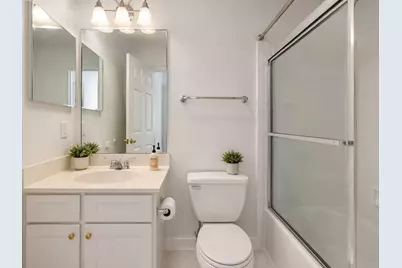 239 Brower Ct, West New York, NJ 07093 - Photo 9