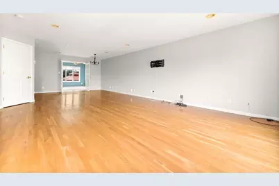 2 Hops Commons Ct, Secaucus, NJ 07094 - Photo 9