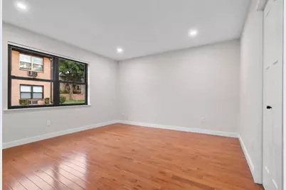 29 North End Dr, Secaucus, NJ 07094 - Photo 15