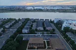 29 N End Dr, Secaucus, NJ 07094 - Photo 23