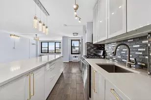 10 Huron Ave, Jersey City, NJ 07306 - Photo 9