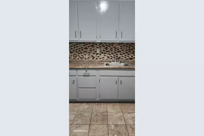 14 Newark Bay Ct #2, Bayonne, NJ 07002 - Photo 3