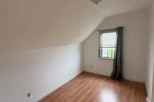 36 Pinecrest Rd, Jersey City, NJ 07305 - Photo 5