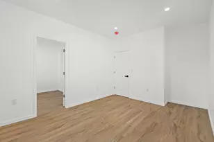 20 Delaware Ave, Jersey City, NJ 07304 - Photo 9
