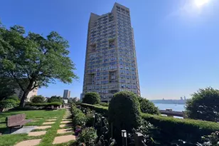 7004 Blvd E, Guttenberg, NJ 07093 - Photo 1