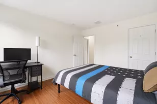 7 Atlas Ct, Jersey City, NJ 07305 - Photo 15