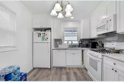 51 East 14th St, Bayonne, NJ 07002 - Photo 9