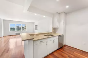 2305 City Pl, Edgewater, NJ 07020 - Photo 5