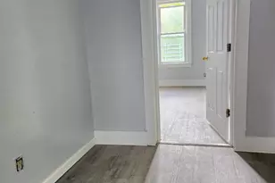 35 Orient Ave, Jersey City, NJ 07305 - Photo 3