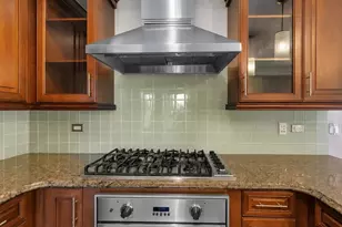 31 Cambridge Wy, Weehawken, NJ 07086 - Photo 5