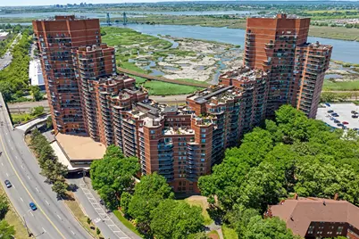 1015 Harmon Cove Tower, Secaucus, NJ 07094 - Photo 1