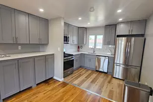 22 Kennedy Ct, Lyndhurst Township, NJ 07071 - Photo 5