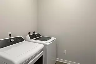 512 Monastery Pl, Union City, NJ 07087 - Photo 3