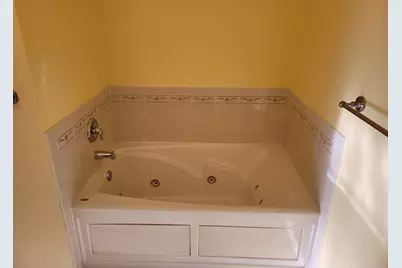 8 McMartin Ct, Jersey City, NJ 07305 - Photo 15