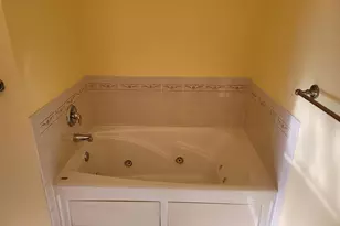 8 McMartin Ct, Jersey City, NJ 07305 - Photo 15