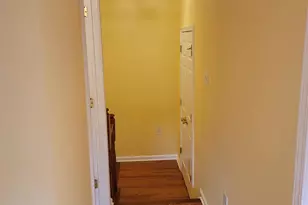 8 McMartin Ct, Jersey City, NJ 07305 - Photo 9