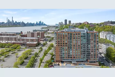310 Hudson Park #310, Edgewater, NJ 07020 - Photo 3