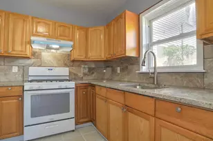 42 Greenville Ave, Jersey City, NJ 07305 - Photo 9