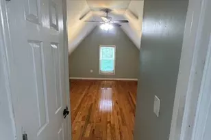 165 Wegman Pkwy, Jersey City, NJ 07305 - Photo 9