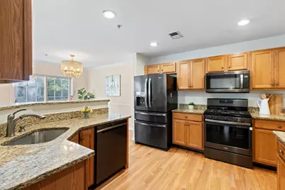 27 Bayside Dr, Bayonne, NJ 07002 - Photo 9